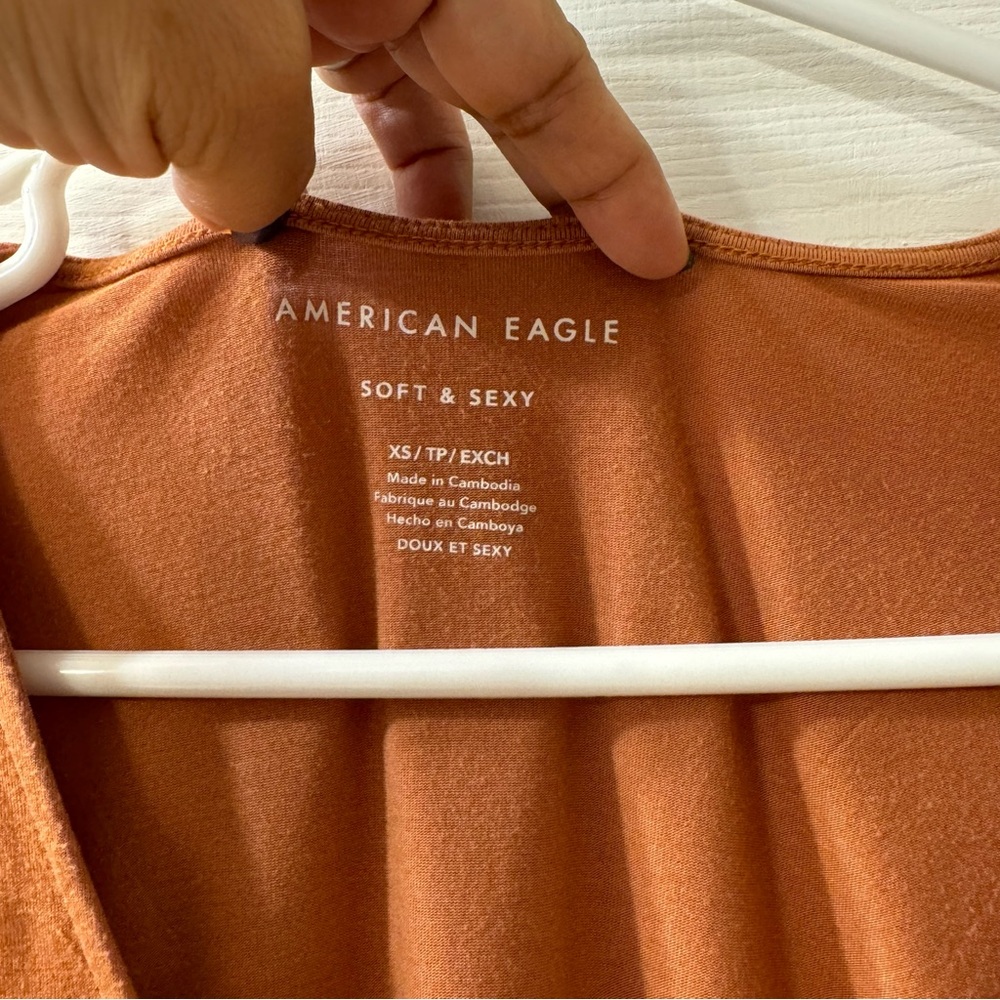 💜 2/$15 American Eagle Soft And Sexy short sleeves Brown shirt - Picture 4 of 5